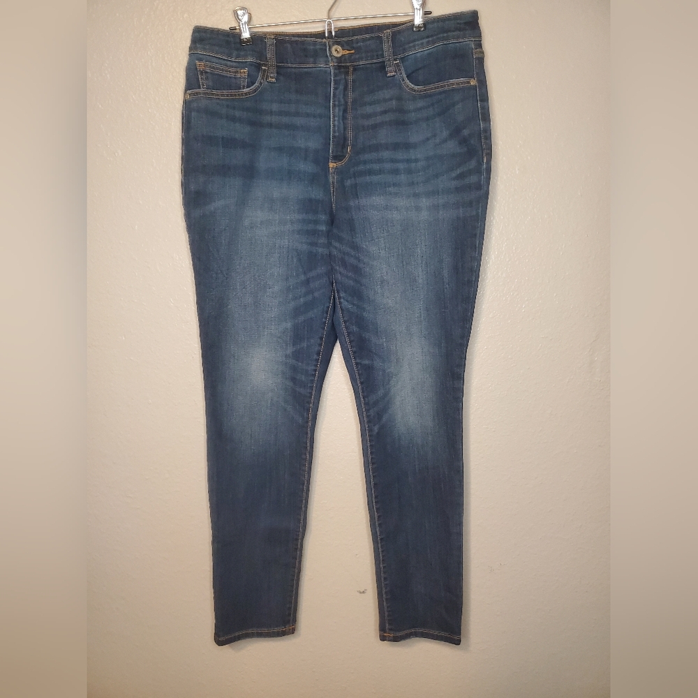 St. John's Bay/Universal Thread - Women's Straight Jeans Bundle - Picture 2 of 5